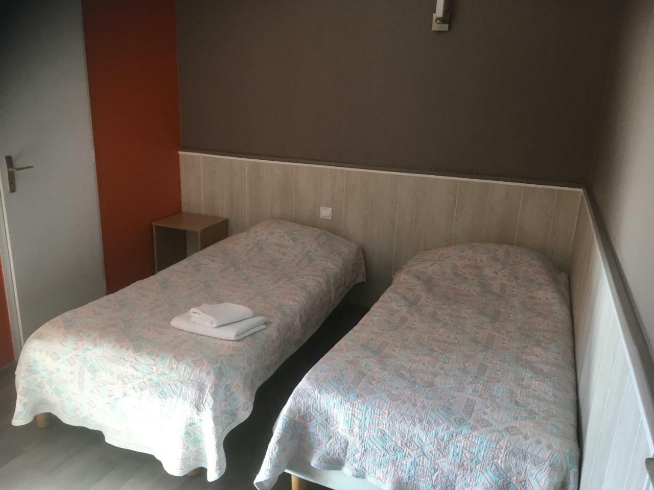 Hotel Le Cosy Pont-de-Chéruy Habitación foto